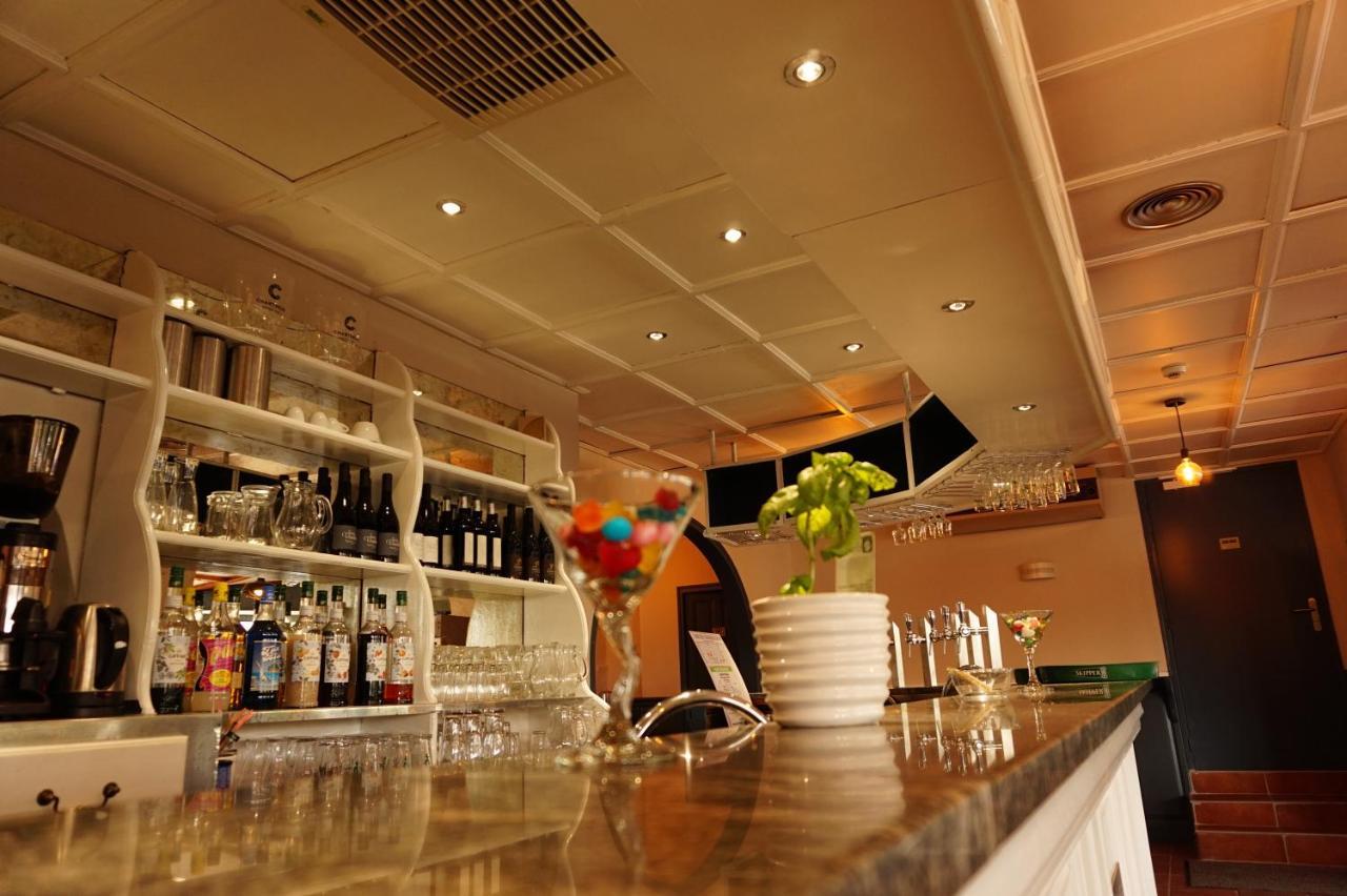 Le Bistrot D'Orange Hotel โอรองช์ ภายนอก รูปภาพ
